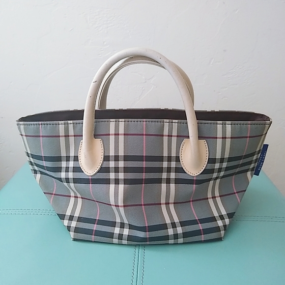 Burberry handbag/purse 👛 - Picture 1 of 8